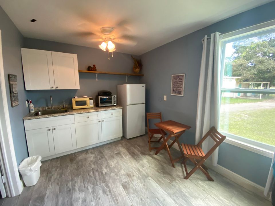 For Rent: $1,550 (0 beds, 1 baths, 320 Square Feet)