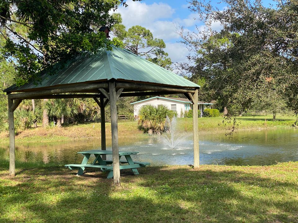 For Rent: $1,550 (0 beds, 1 baths, 320 Square Feet)