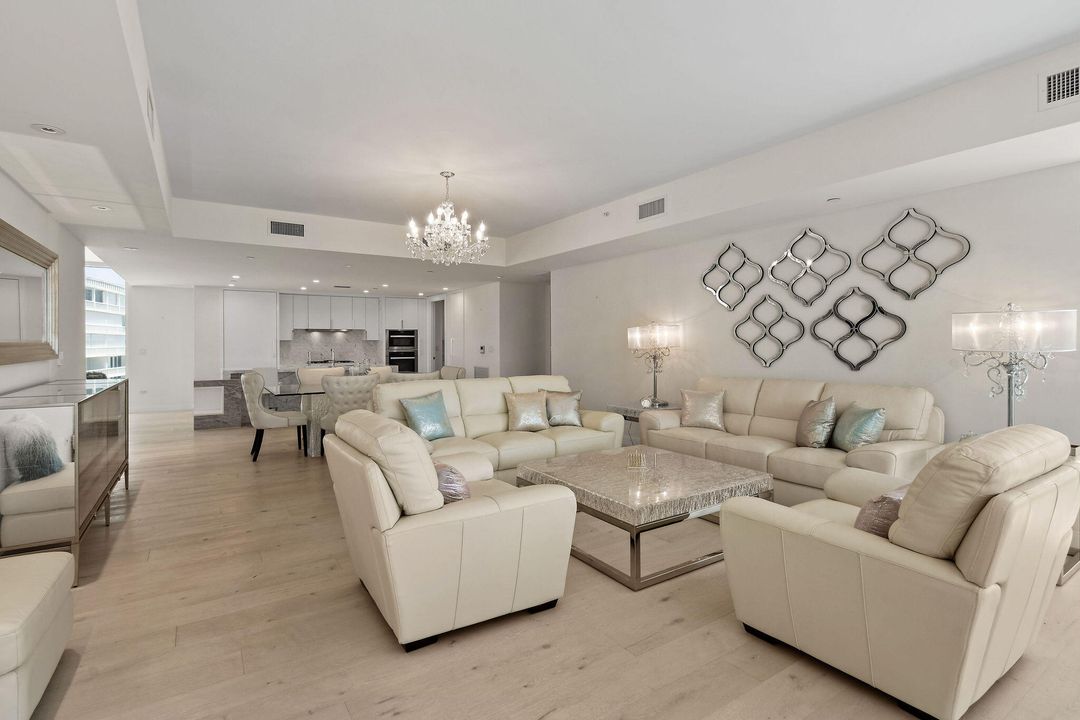 出租: $17,500 (3 贝兹, 3 浴室, 2762 平方英尺)