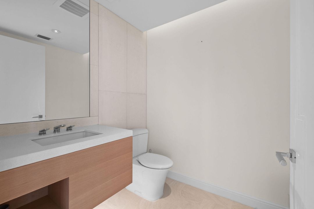 出租: $17,500 (3 贝兹, 3 浴室, 2762 平方英尺)