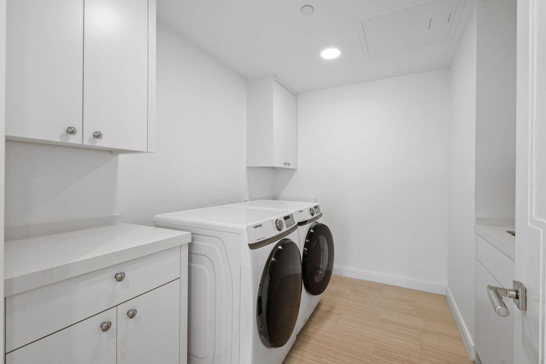 出租: $17,500 (3 贝兹, 3 浴室, 2762 平方英尺)