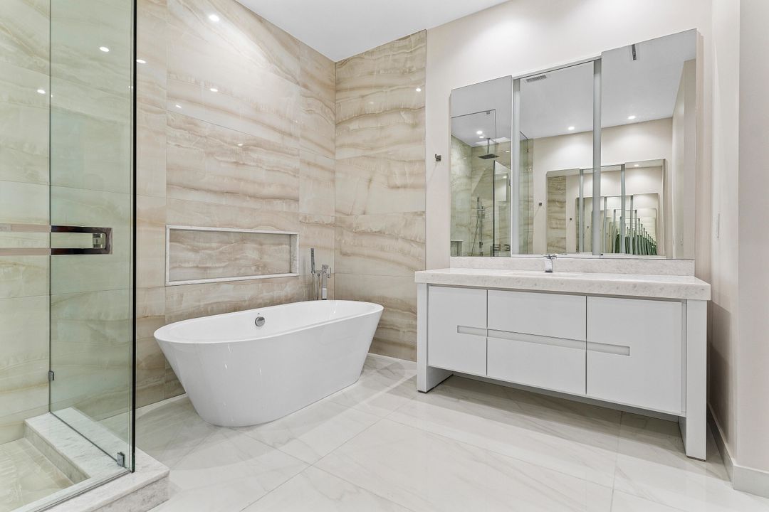 Active With Contract: $2,750,000 (2 beds, 2 baths, 2193 Square Feet)