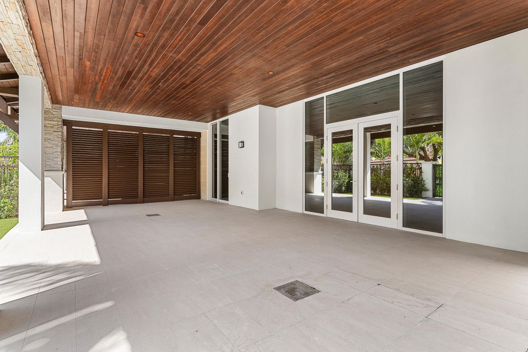 Active With Contract: $2,750,000 (2 beds, 2 baths, 2193 Square Feet)