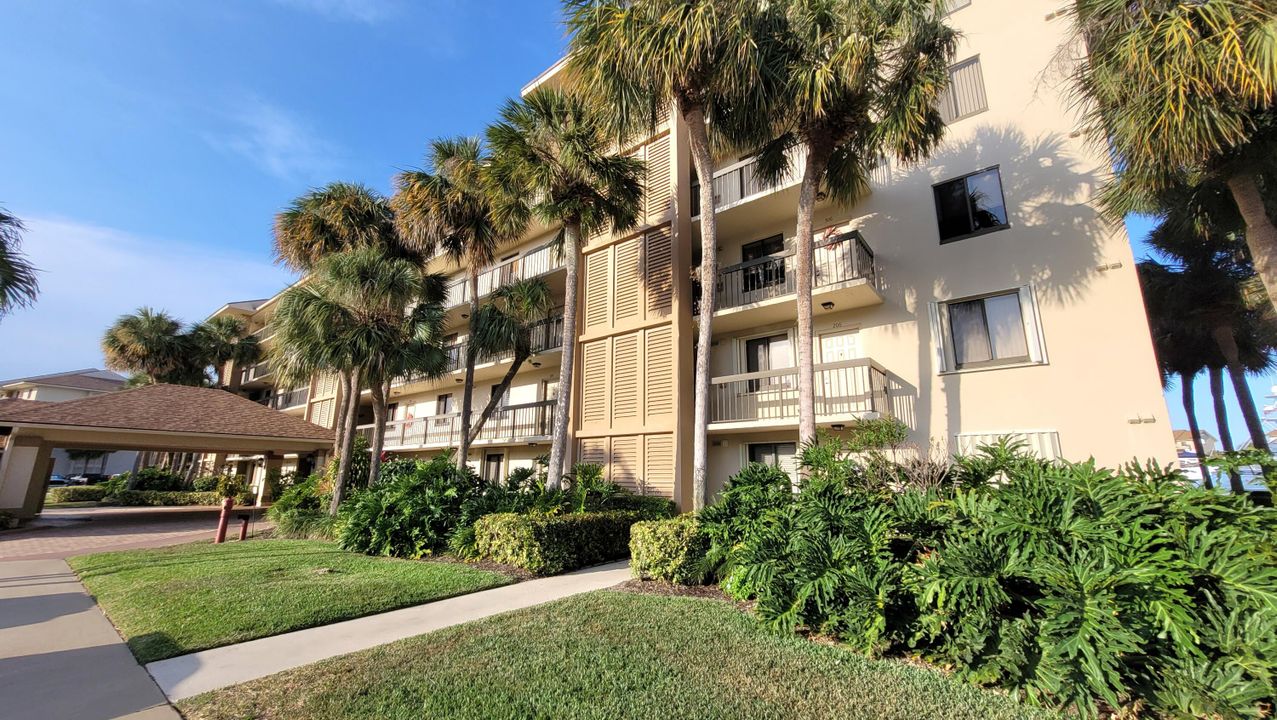 Activo con contrato: $4,500 (2 camas, 2 baños, 1385 Pies cuadrados)