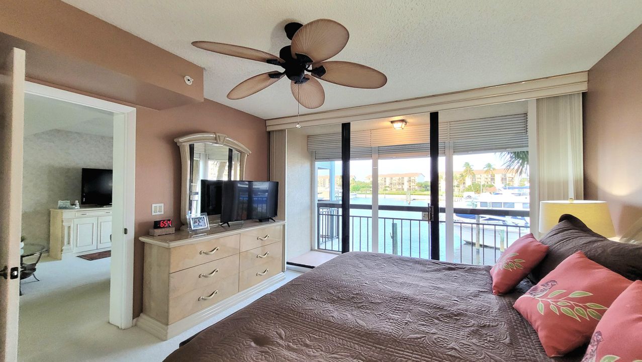 Activo con contrato: $4,500 (2 camas, 2 baños, 1385 Pies cuadrados)