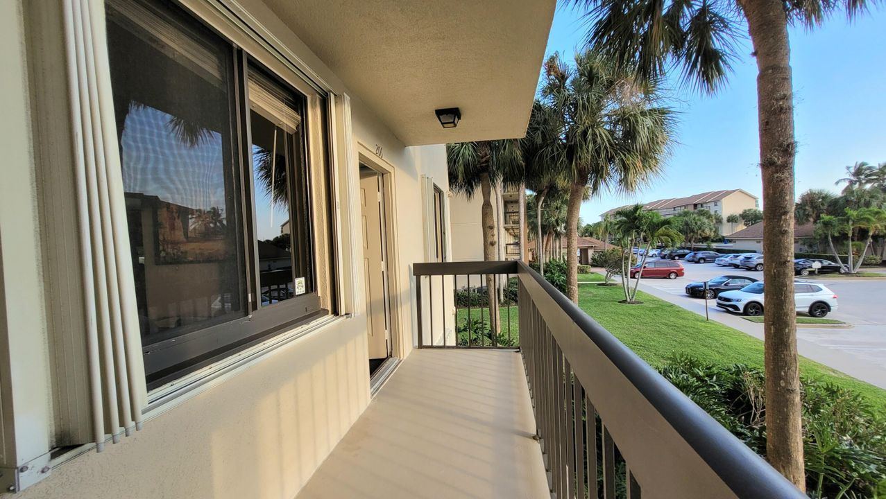 Activo con contrato: $4,500 (2 camas, 2 baños, 1385 Pies cuadrados)