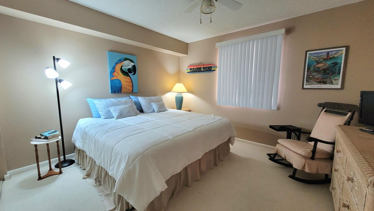 Activo con contrato: $4,500 (2 camas, 2 baños, 1385 Pies cuadrados)