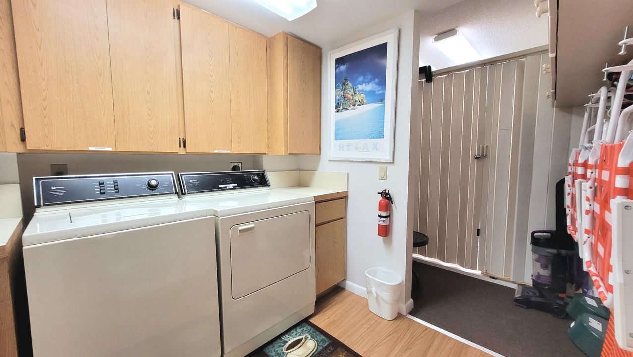 Activo con contrato: $4,500 (2 camas, 2 baños, 1385 Pies cuadrados)