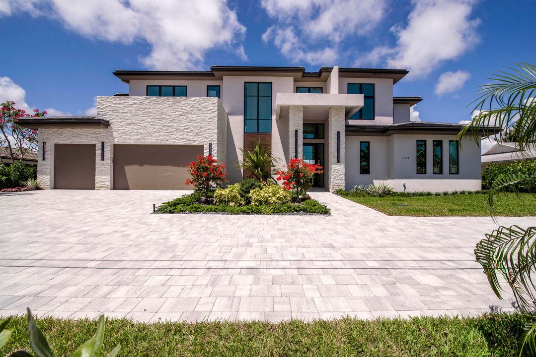 На продажу: $6,195,000 (5 спален, 6 ванн, 4920 Квадратных фут)