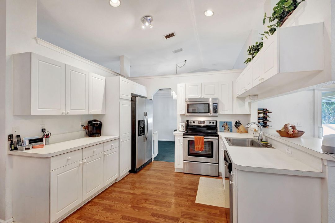 Activo con contrato: $610,000 (3 camas, 2 baños, 1914 Pies cuadrados)