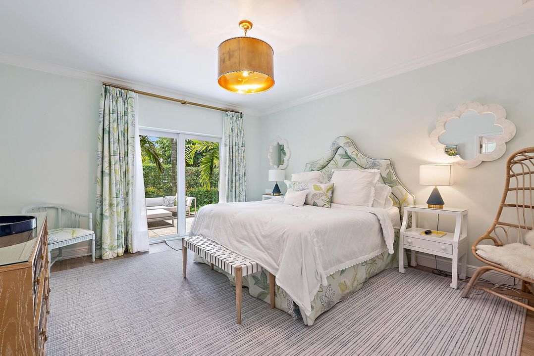 出租: $9,000 (3 贝兹, 3 浴室, 2020 平方英尺)