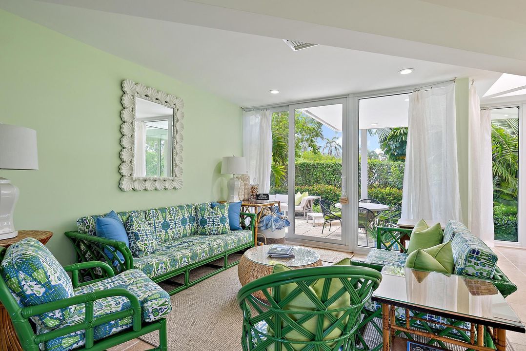 出租: $9,000 (3 贝兹, 3 浴室, 2020 平方英尺)