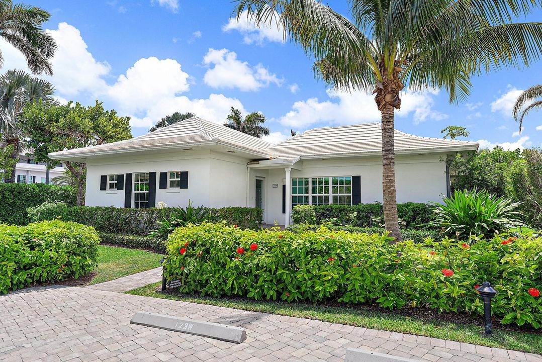 出租: $9,000 (3 贝兹, 3 浴室, 2020 平方英尺)