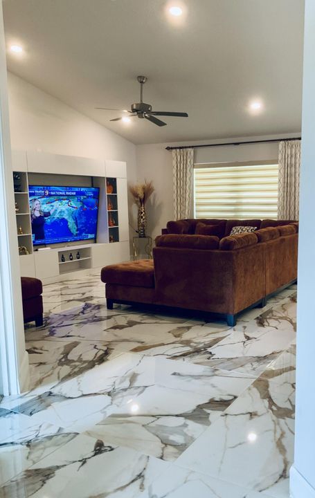 В аренду: $2,350 (4 спален, 2 ванн, 1755 Квадратных фут)