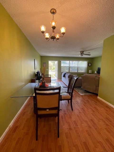 Active With Contract: $89,000 (1 beds, 1 baths, 700 Square Feet)
