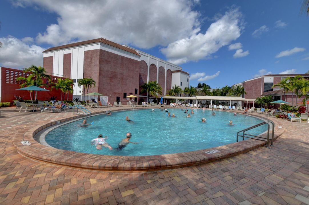 Active With Contract: $89,000 (1 beds, 1 baths, 700 Square Feet)