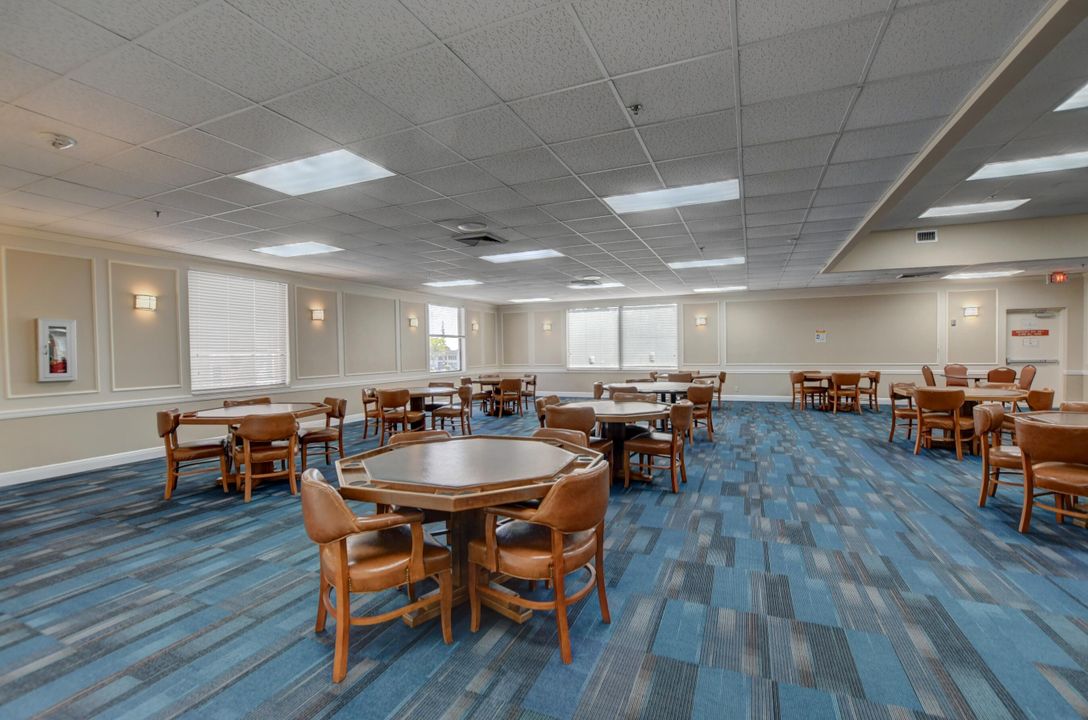 Active With Contract: $89,000 (1 beds, 1 baths, 700 Square Feet)