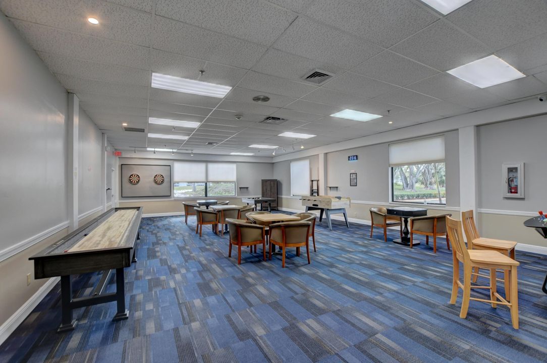 Active With Contract: $89,000 (1 beds, 1 baths, 700 Square Feet)