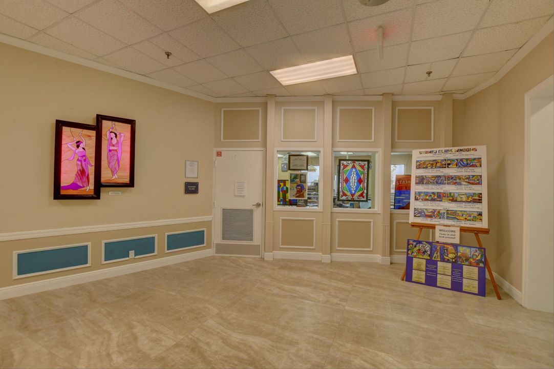Active With Contract: $89,000 (1 beds, 1 baths, 700 Square Feet)