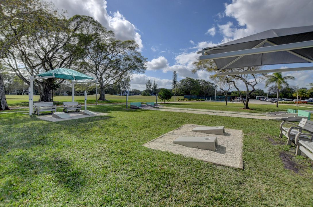 Active With Contract: $89,000 (1 beds, 1 baths, 700 Square Feet)