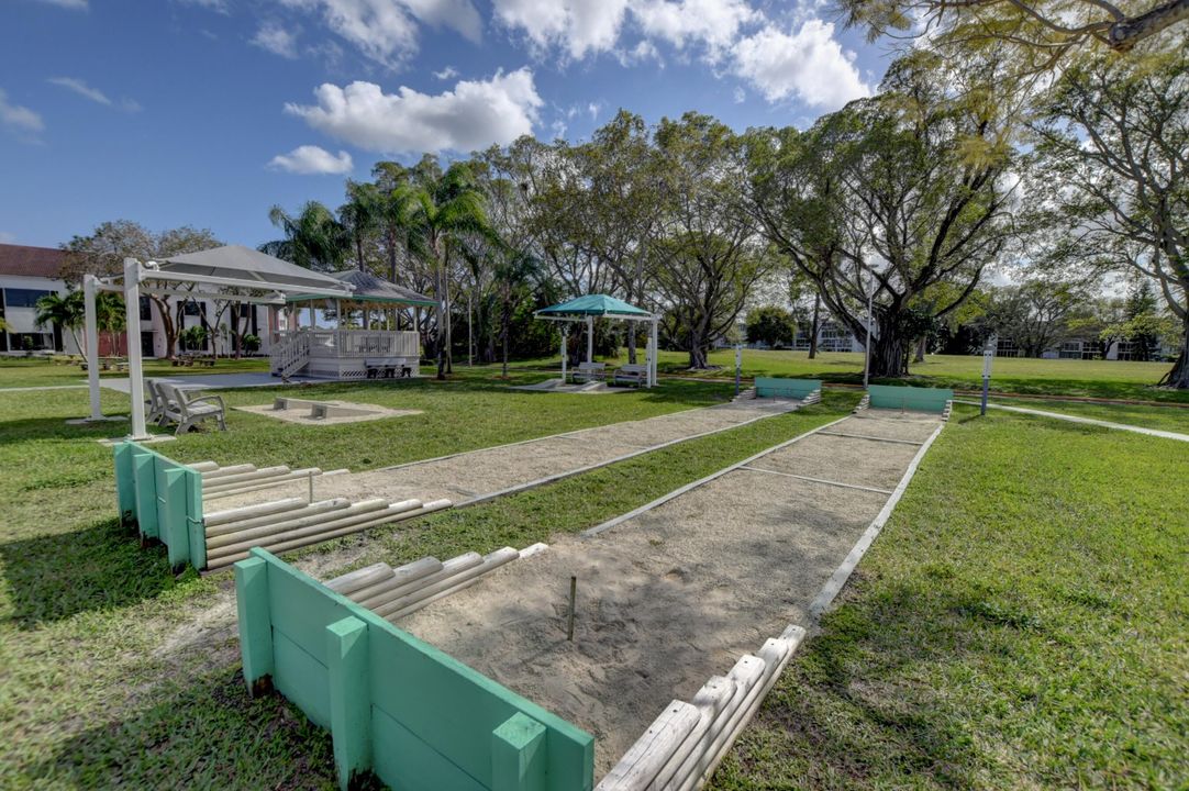 Active With Contract: $89,000 (1 beds, 1 baths, 700 Square Feet)