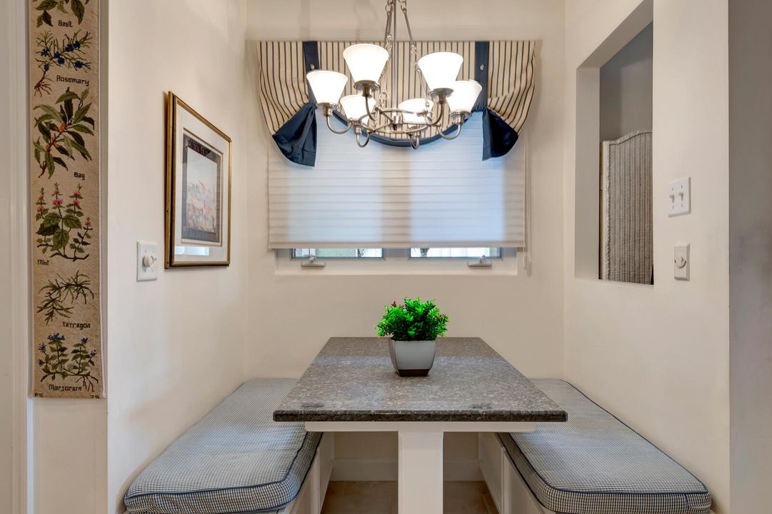 На продажу: $349,900 (2 спален, 2 ванн, 1486 Квадратных фут)