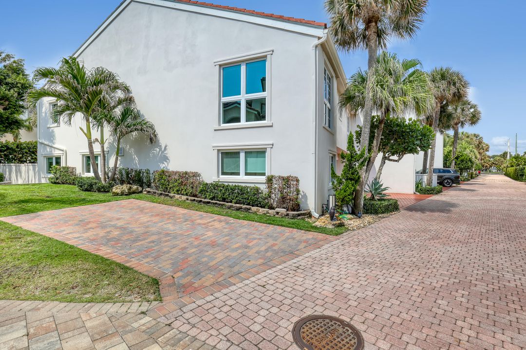 Active With Contract: $15,000 (3 beds, 3 baths, 2720 Square Feet)