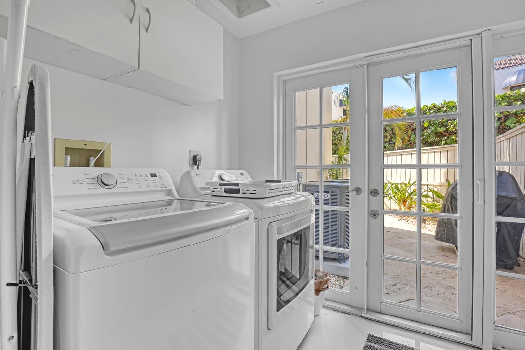 Active With Contract: $15,000 (3 beds, 3 baths, 2720 Square Feet)