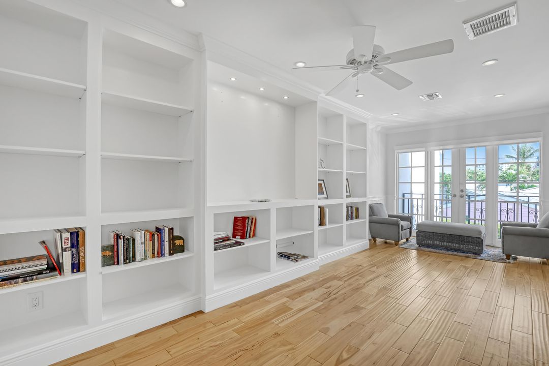 Active With Contract: $15,000 (3 beds, 3 baths, 2720 Square Feet)