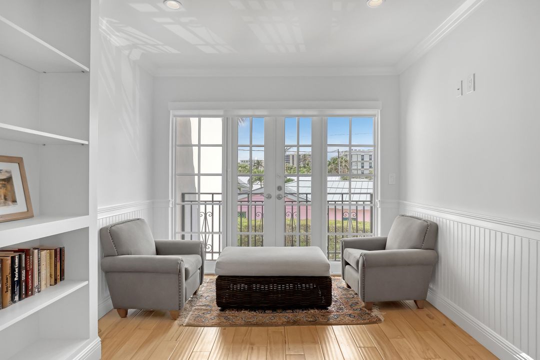 Active With Contract: $15,000 (3 beds, 3 baths, 2720 Square Feet)