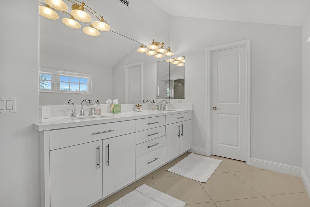 Active With Contract: $15,000 (3 beds, 3 baths, 2720 Square Feet)