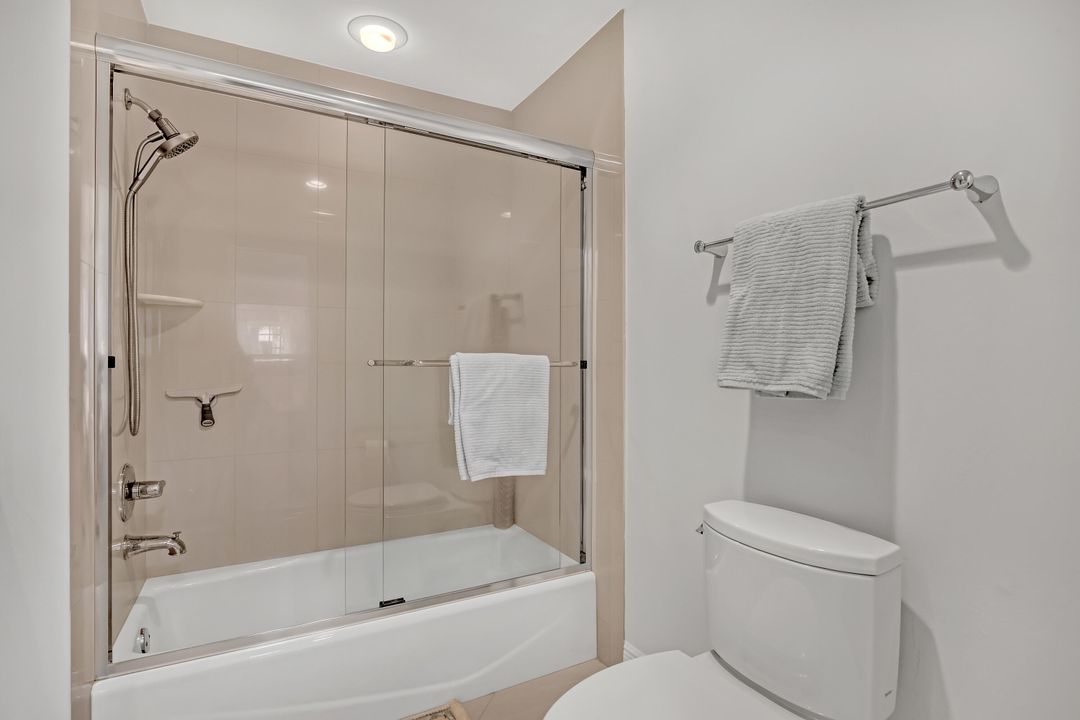 Active With Contract: $15,000 (3 beds, 3 baths, 2720 Square Feet)