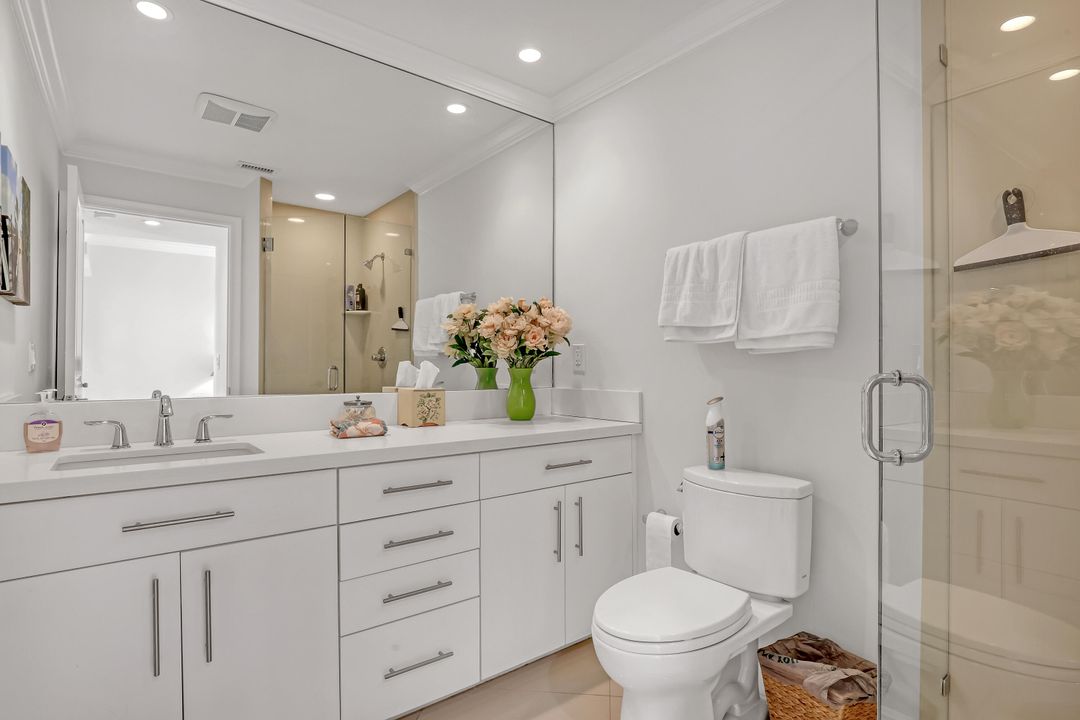 Active With Contract: $15,000 (3 beds, 3 baths, 2720 Square Feet)