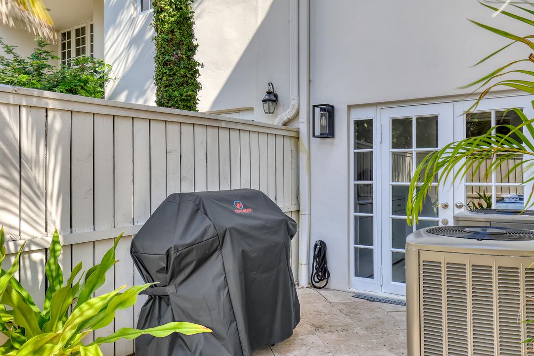 Active With Contract: $15,000 (3 beds, 3 baths, 2720 Square Feet)