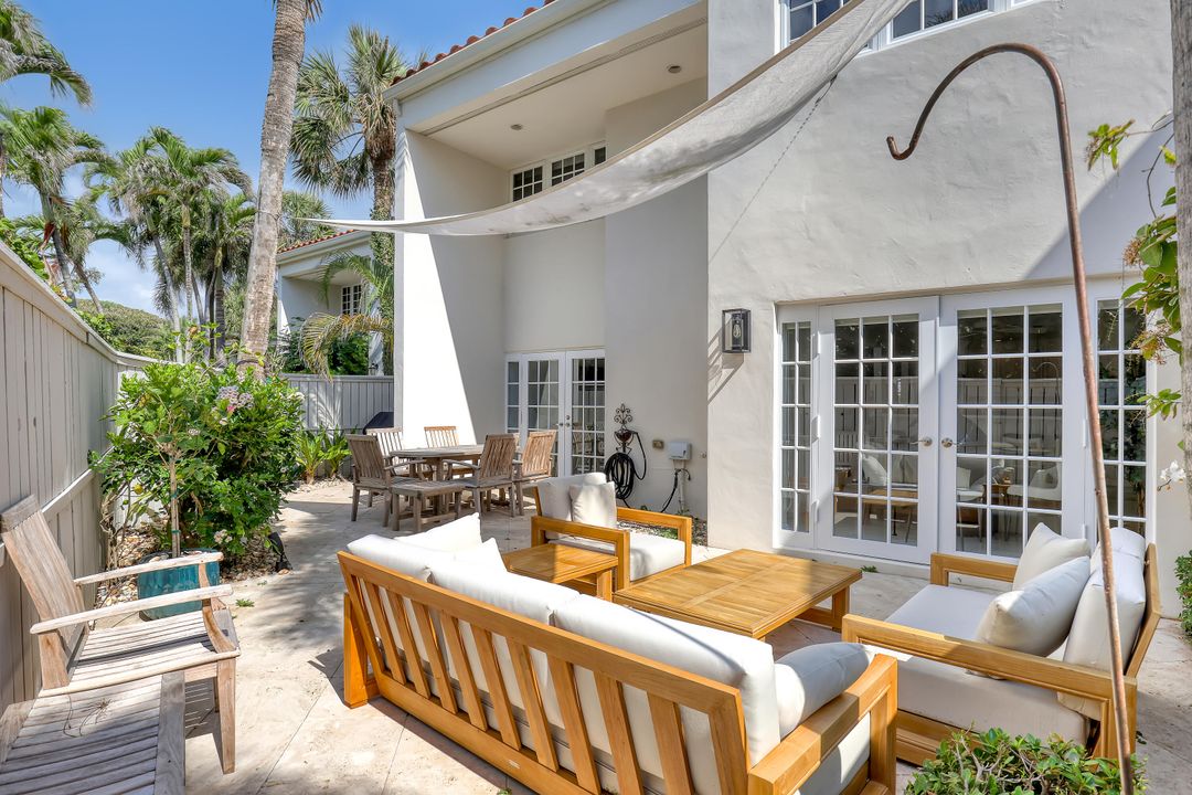 Active With Contract: $15,000 (3 beds, 3 baths, 2720 Square Feet)