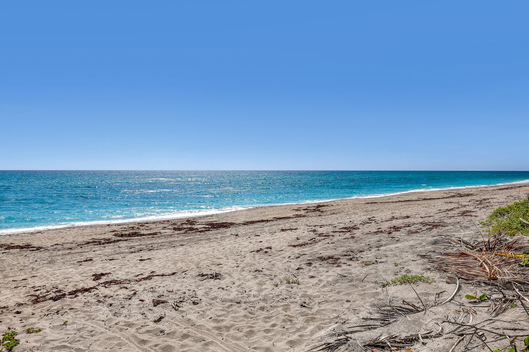 Active With Contract: $15,000 (3 beds, 3 baths, 2720 Square Feet)