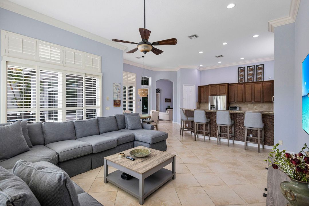 待售: $2,899,000 (5 贝兹, 5 浴室, 4085 平方英尺)