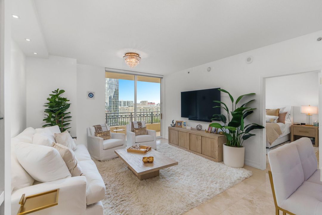 For Rent: $10,000 (2 beds, 2 baths, 1120 Square Feet)