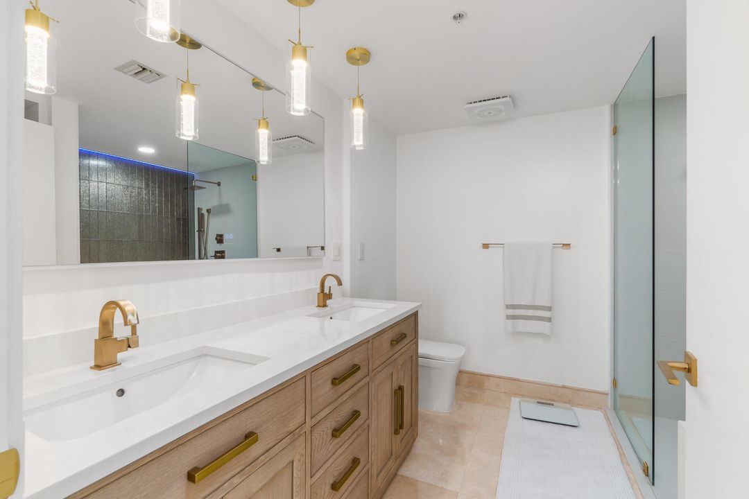 For Rent: $10,000 (2 beds, 2 baths, 1120 Square Feet)