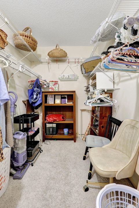 待售: $115,000 (1 贝兹, 2 浴室, 770 平方英尺)