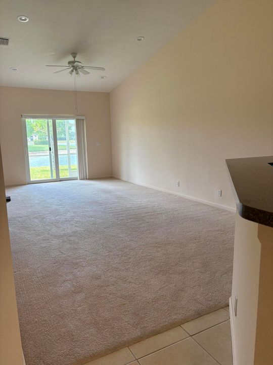 For Sale: $325,000 (2 beds, 2 baths, 1259 Square Feet)