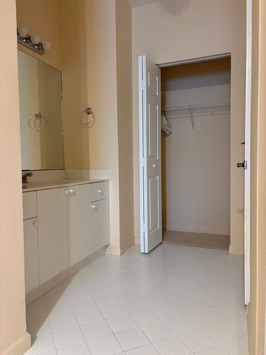 For Sale: $325,000 (2 beds, 2 baths, 1259 Square Feet)