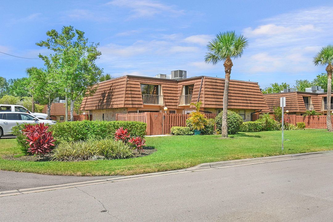 Active With Contract: $175,000 (2 beds, 1 baths, 1328 Square Feet)