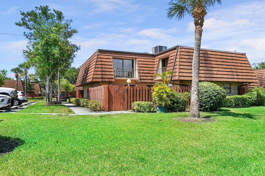 Active With Contract: $175,000 (2 beds, 1 baths, 1328 Square Feet)