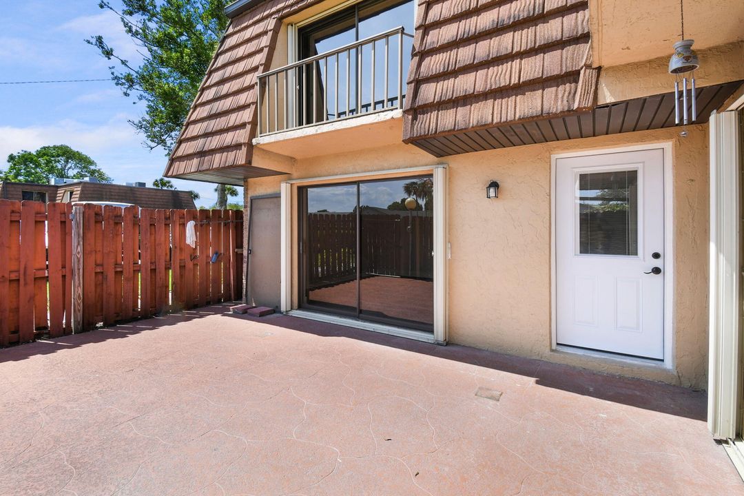 Active With Contract: $175,000 (2 beds, 1 baths, 1328 Square Feet)