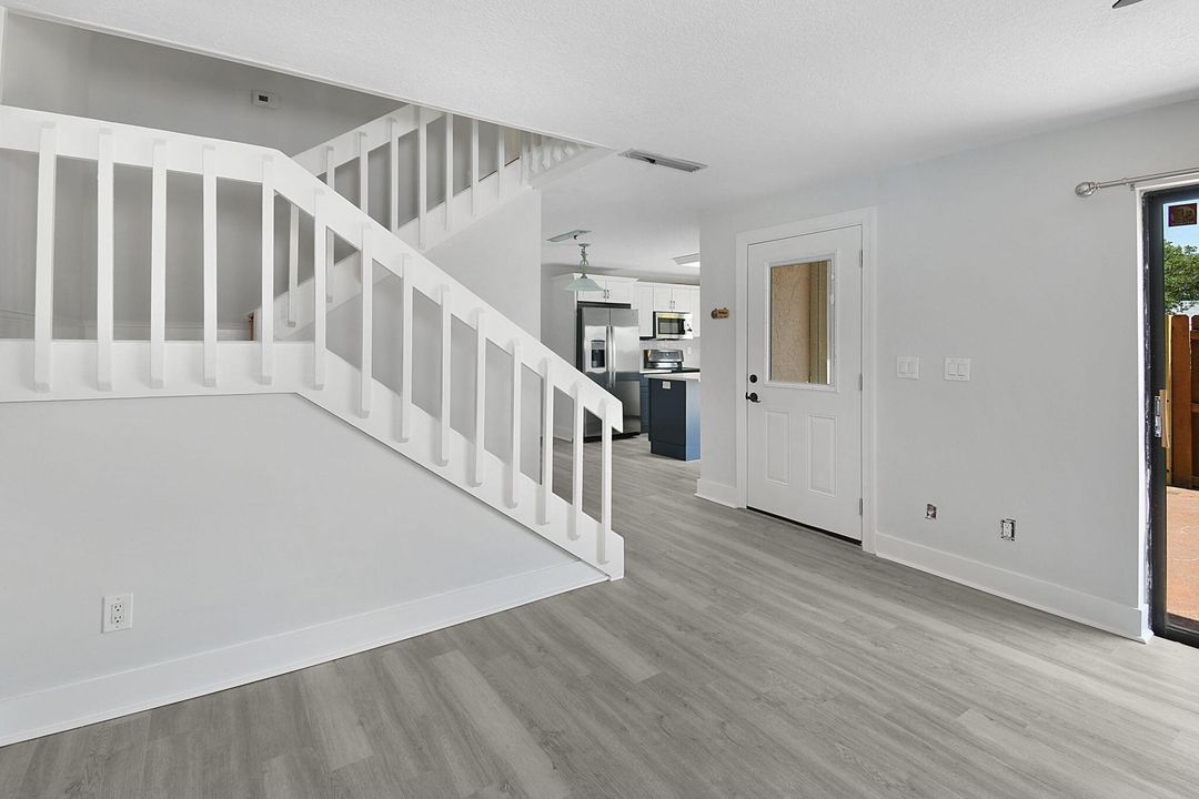 Active With Contract: $175,000 (2 beds, 1 baths, 1328 Square Feet)