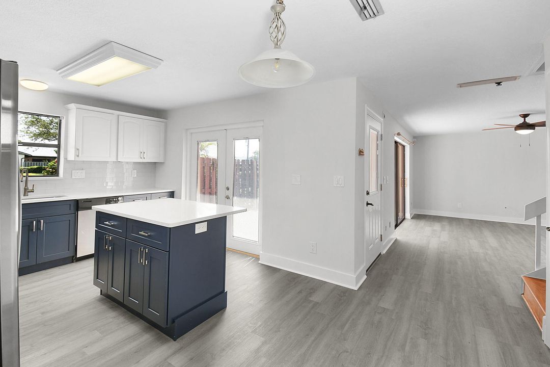 Active With Contract: $175,000 (2 beds, 1 baths, 1328 Square Feet)