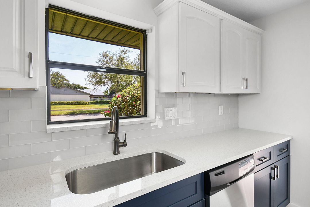 Active With Contract: $175,000 (2 beds, 1 baths, 1328 Square Feet)