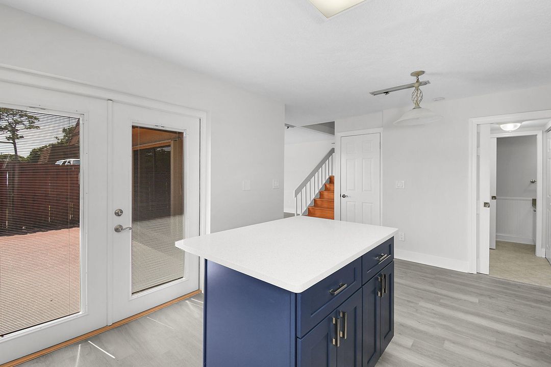 Active With Contract: $175,000 (2 beds, 1 baths, 1328 Square Feet)