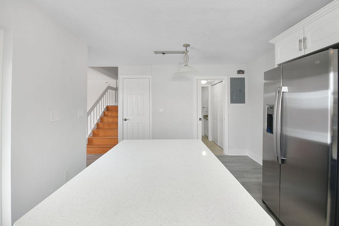 Active With Contract: $175,000 (2 beds, 1 baths, 1328 Square Feet)